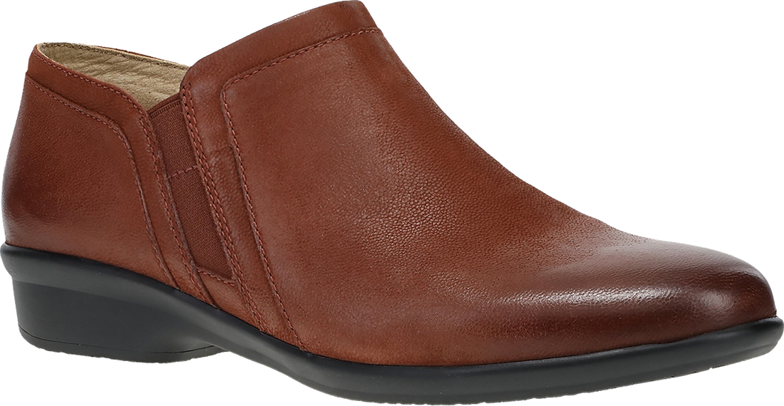 Quarter turn view Women&