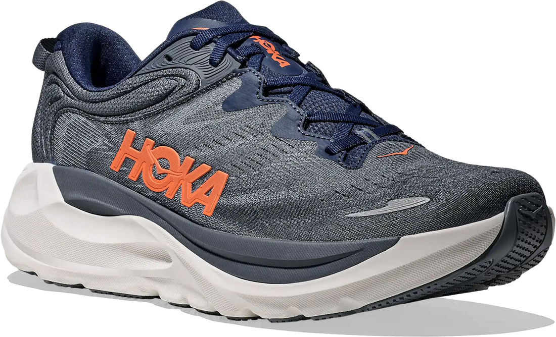 Quarter turn view Men&